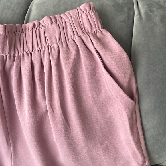 **NWOT ** 100% Silk Bud Waist Designed Shorts - Picture 2 of 7